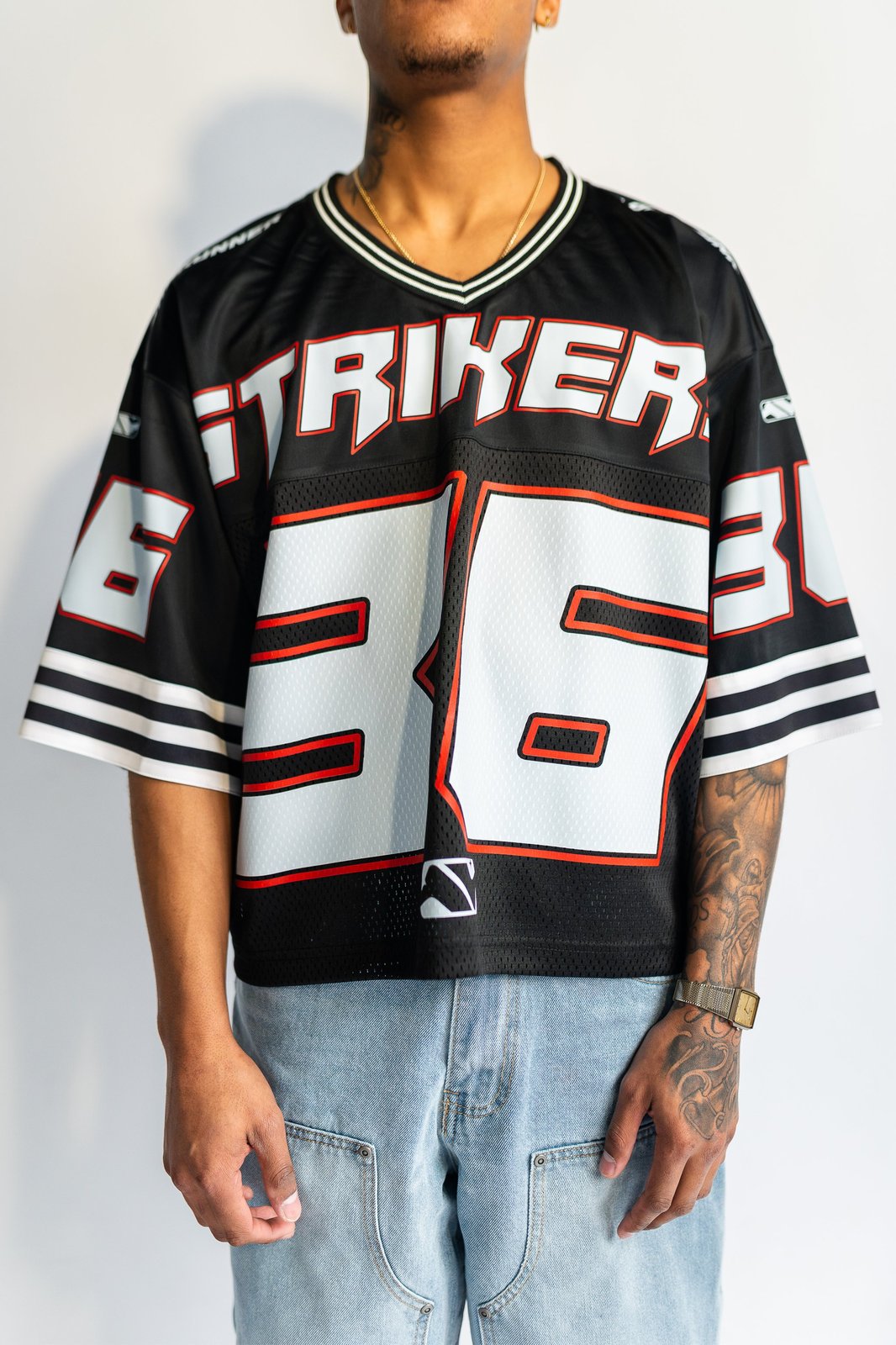 Look 02 — Strikers